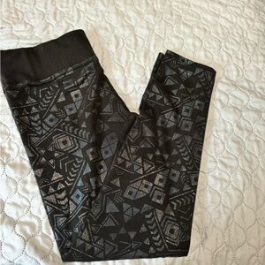 PINK Victoria's Secret Black Geometric Leggings